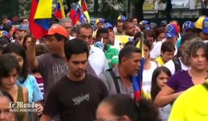 Les Vénézueliens manifestent pied-nus contre Maduro
