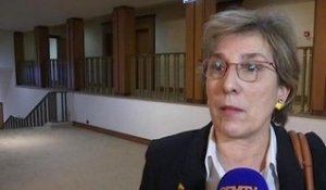 Marie-Noëlle Lienemann, émue, accuse Valls de "s'asseoir sur les combats du PS" - 29/04