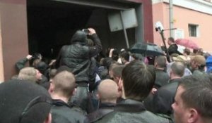 Ukraine: 2.000 pro-russes ont lancé un assaut contre le siège de la police à Odessa - 04/05