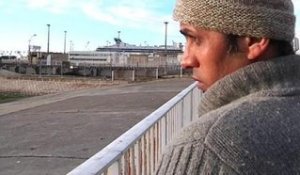 Calais: le migrant afghan qui a tenté de partir sur un radeau s'explique - 07/05