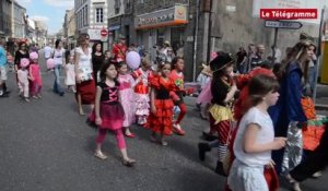 Lamballe. Un carnaval coloré sous un soleil de plomb