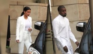 Kim Kardashian retourne à Los Angeles après sa lune de miel en Europe