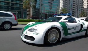 Voiture de Police la plus rapide du monde! Bugatti Veyron à Dubaï...