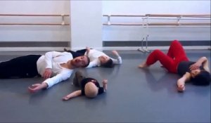 Découvrez les talents de ce bébé professeur de danse moderne !