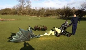Deux dragons attaquent un golfeur (Pub Blinkbox)