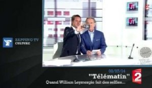 Zapping TV : un journaliste de France 2 fait un "selfie" pendant le JT
