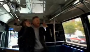 Macklemore et Ryan Lewis prennent le bus