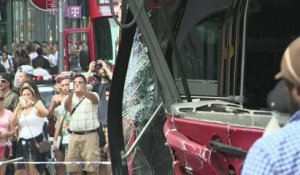 Accident impressionant entre deux bus en plein New York