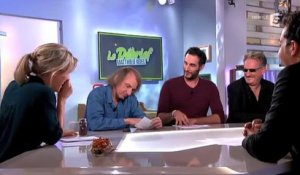 Michel Houellebecq captivé par un jeu à gratter dans "C à Vous"