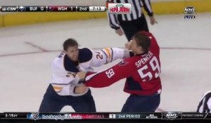 Grosse bagarre en Hockey : Tyson Strachan vs Tim Spencer Sep 21, 2014