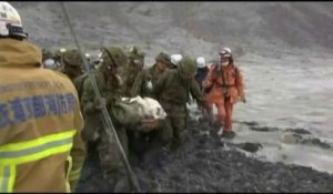 Japon : de nouveaux corps retrouvés sous les cendres du volcan Ontake