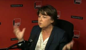 Promis, Martine Aubry n'est ni "une frondeuse" ni "un recours"