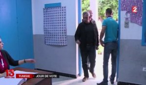 Les Tunisiens aux urnes pour élire leur Parlement