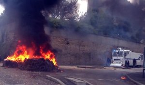 Les pompiers interviennent après le passage des agriculteurs sur les boulevards de Valence