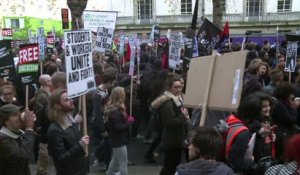 Londres :les étudiants manifestent contre les frais d'inscription