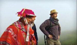 Arthur et Frédéric Lopez découvrent le village perché dans les montagnes - Arthur chez les Quechuas - Rendez-vous en terre inconnue