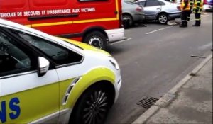 Violent face à face entre deux voitures à Douvrin
