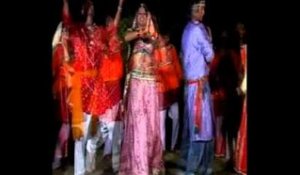 Ambe Mata Ji Bhajan | Sundha Gadh Su Maadi Garbe Ramva | Rajasthani Garba Video Song
