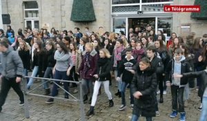 Pont-l'Abbé. L'incroyable flashmob des collègiens de Laennec