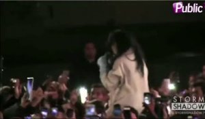 Exclu Vidéo : Rihanna très proche de ses fans à Paris !