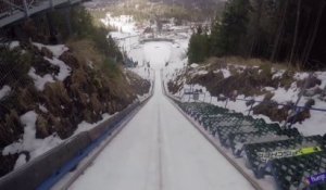 Nouveau record du monde de saut à Ski... Un homme volant?!