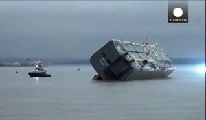 Un navire s'échoue au large de l'île de Wight, l'équipage secouru