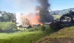 Énorme explosion d'une usine de feux d'artifices en Colombie