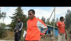 ATHLÉ - MARATHON DE PARIS : Kenenisa Bekele de la piste au bitume