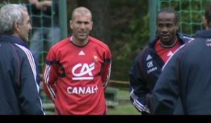 FOOT - CM - Bleus : Sur les traces de Chimbonda