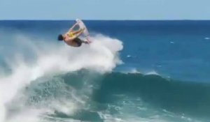 Gabriel Medina replaque un backflip en free surf
