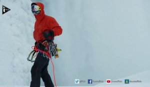 Un grimpeur canadien gravit les chutes gelées du Niagara
