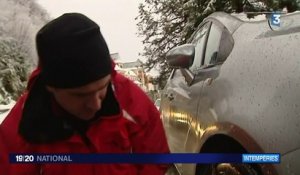Intempéries : la neige complique la circulation dans les Pyrénées et en Bourgogne