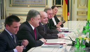 Après Kiev, Hollande et Merkel à Moscou pour présenter leur plan de paix à Poutine