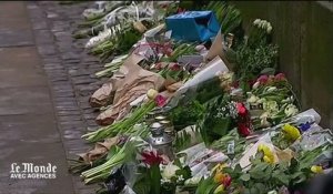 A Copenhague, les Danois déposent des fleurs devant la synagogue visée