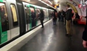 Des supporters racistes dans le métro parisien
