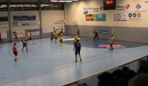 Enorme tir dans le dos à 9m de Maxime Charvin (handball)