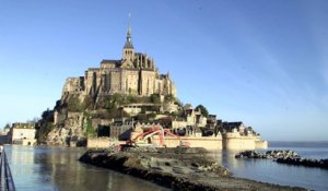 "La marée du siècle" :  Ségolène Royal se rend au Mont-Saint-Michel