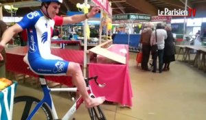 Démonstration de vélo sur place avec le champion du monde français