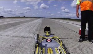 Il trace à fond de balle avec une luge à plus de 270 Km/h !!!