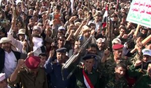 Yémen : manifestation houthiste à Sanaa contre les frappes aériennes