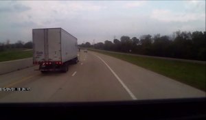 Tentative de suicide ratée sur l'autoroute : un 4x4 fonce sur un camion