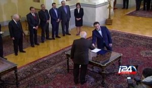 Le Premier ministre grec Tsipras prete serment