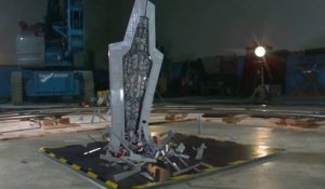 Destruction d'un Super Destroyer Stellaire en LEGO au ralenti