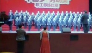 Chine : une scène s'effondre sous le poids de 80 chanteurs
