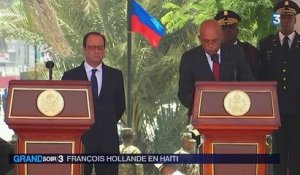 En Haïti, François Hollande confronté au passé