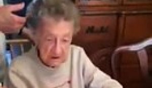Une mamie de 102 ans souffle ses bougies et perd ses dents