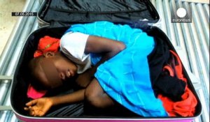 L'enfant ivoirien découvert dans une valise obtient un permis de séjour provisoire