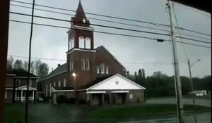 Etats-Unis : une église frappée par la foudre