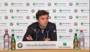 Roland-Garros - Simon : "Il a été bien meilleur"