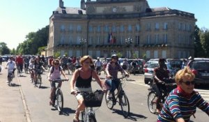 Une soixantaine de cyclistes avec l'association À bicyclette